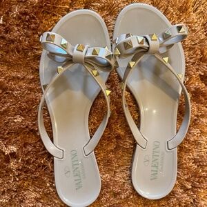 Valentino Garavani Jelly Rockstud Sandal (EU38)